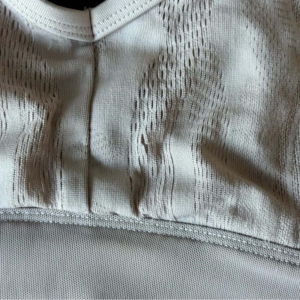 alo yoga aria bra - Picture 8 of 9